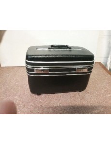 BEAUTY CASE