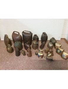 LOT DE CLOCHES POUR ANIMAUX