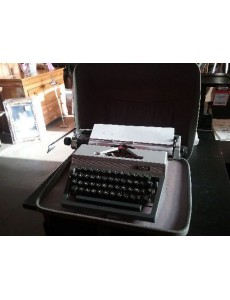 MACHINE A ECRIRE ERIKA