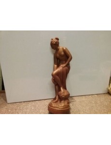 STATUETTE