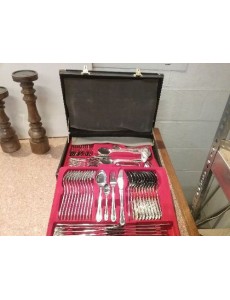 MÉNAGÈRE 12 PERSONNES