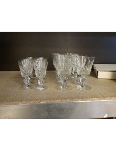 LOT DE VERRES A PIED