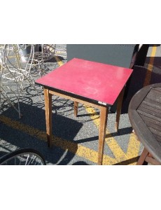 TABLE CARRÉE FORMICA ROUGE...
