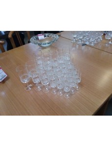 LOT DE VERRES A PIEDS 10 PERS