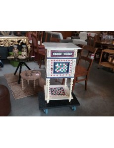 TABLE DE NUIT COLOREE