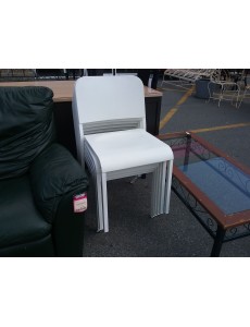 LOT DE 6 CHAISES BLANCHES 
