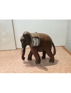 POSTURE ELEPHANT
