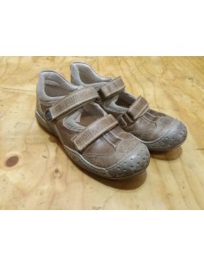 CHAUSSURES NEUVES 39