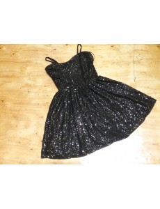 ROBE NOIRE A SEQUINS 