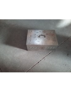 COFFRE MÉTAL + CLÉ