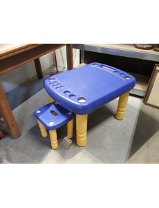 TABLE ENFANT + TABOURET PVC...