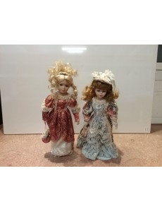 POUPÉE PORCELAINE SUR PIED