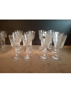 LOT  12 VERRES CRISTAL