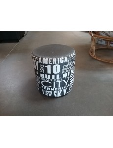 POUF AVEC INCRIPTIONS